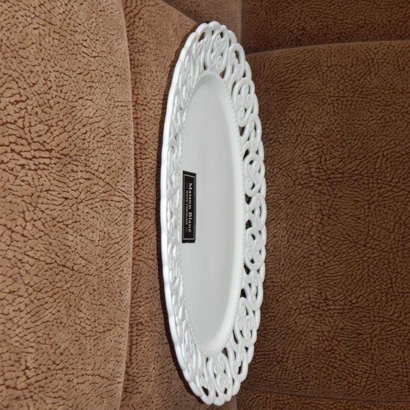 MAISON BLANC White Porcelain Cut Out Hearts Serving Oval Tray Platter 14x9.5 NWT - Picture 10 of 11